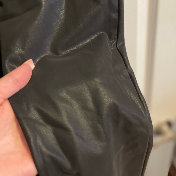 BKE YOUTH FAUX LEATHER  LEGGINGS - Picture 3 of 3